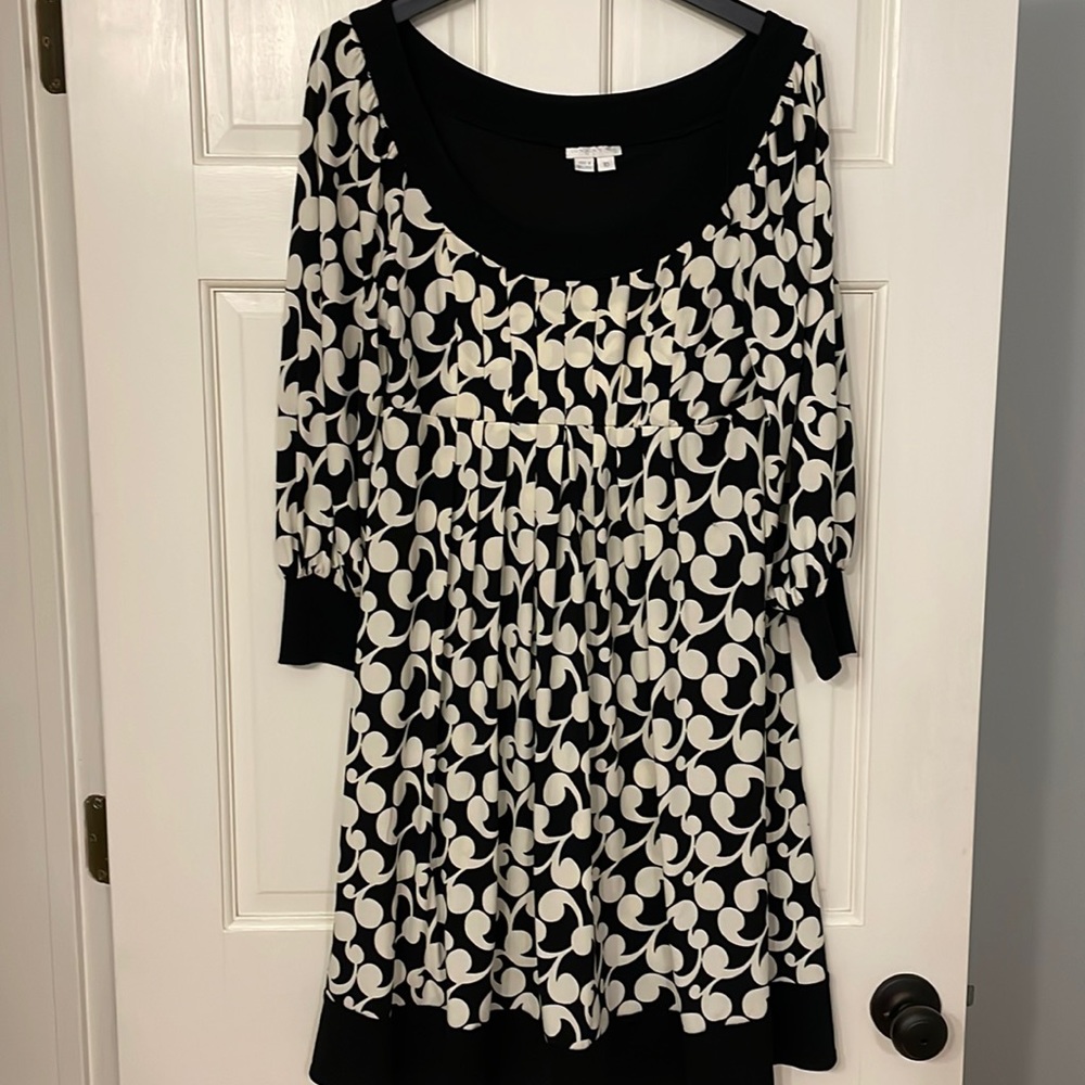 Size 10 London Times black & cream dress